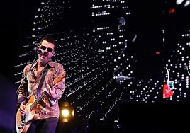 Un eufórico y brillante Coque Malla convierte Abandoibarra en una Niza sin franceses