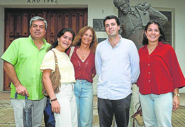 Diogo y Francisca Nascimento con sus hijos Joana, Diogo y Madalena. 