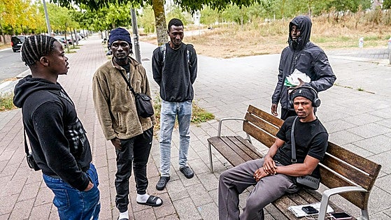 Euskadi insta a Madrid a socorrer a la ola de refugiados de Malí llegada a Vitoria y Gipuzkoa