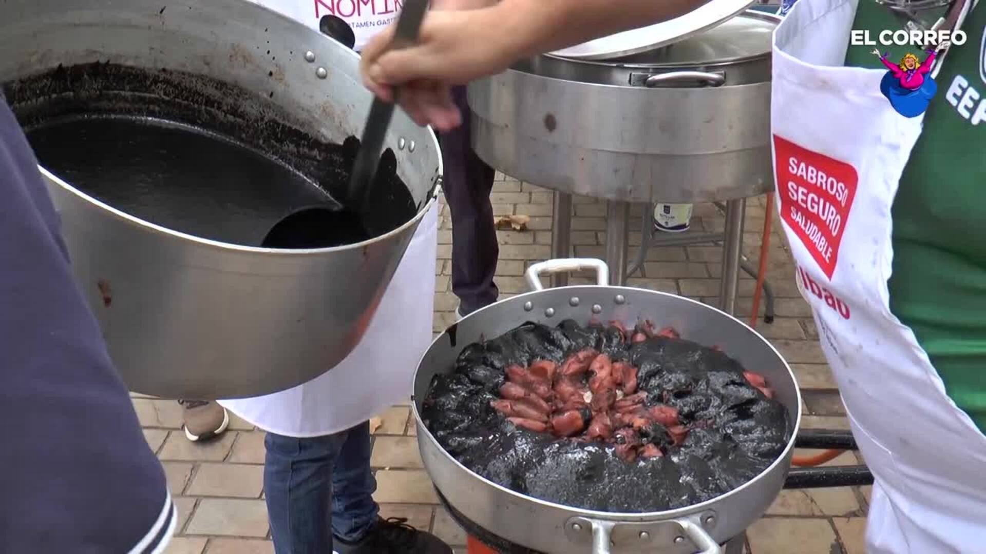 El Arenal cocina los mejores chipirones en su tinta por Aste Nagusia