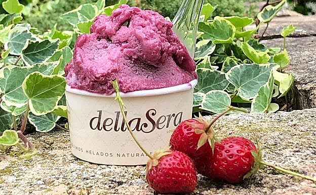 Sorbete de fresas al vino