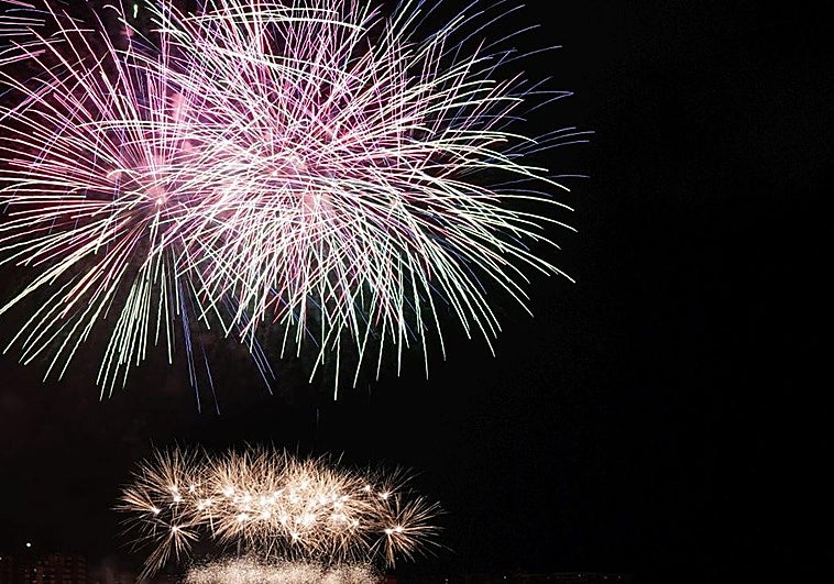 La mascletà canadiense retumba en el cielo del Botxo