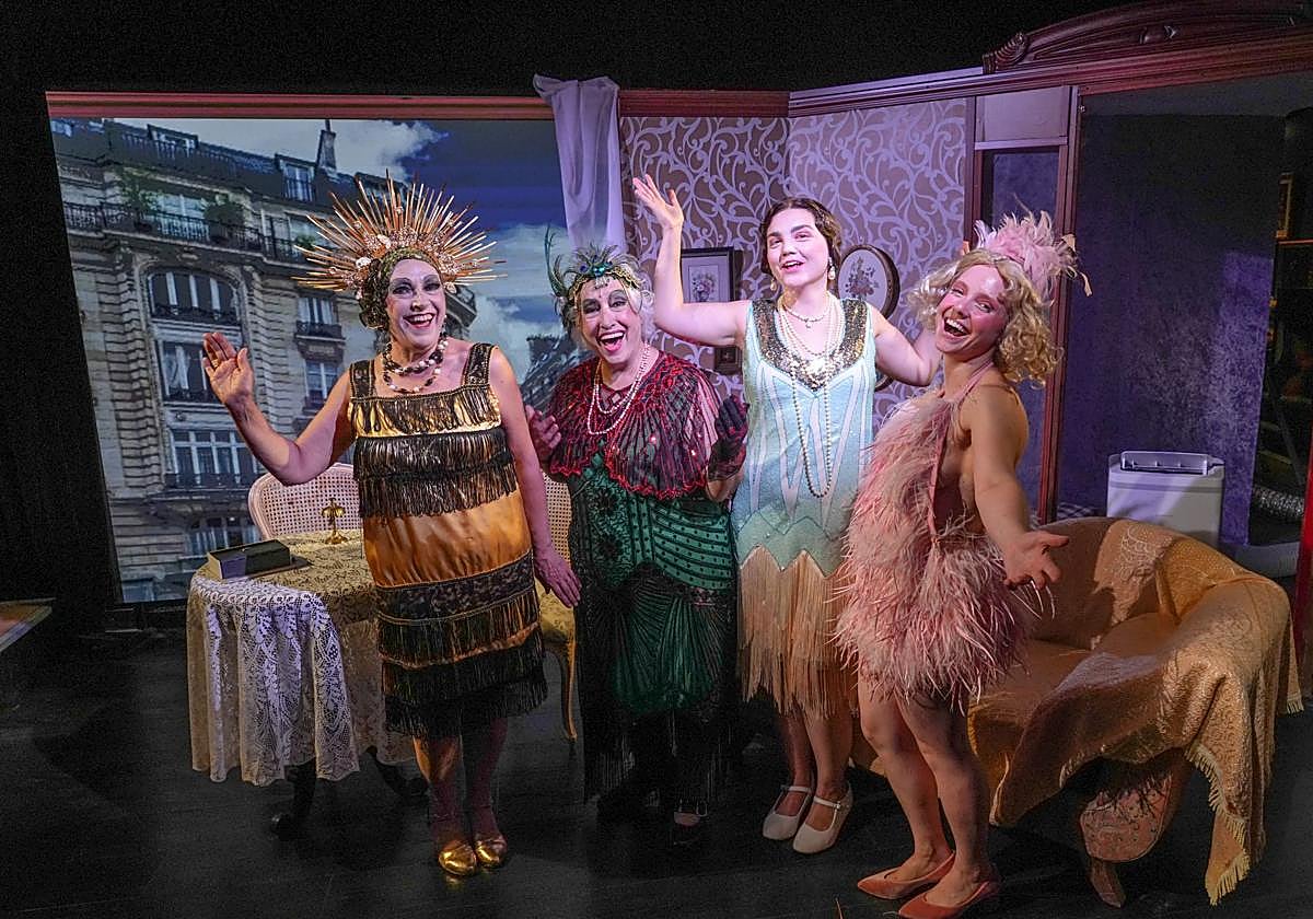 Aquí nadie da puntada sin hilo