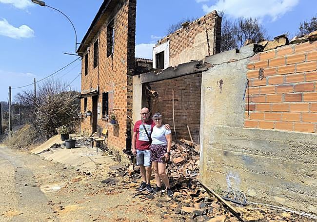 Ángel Barrio y su mujer Maite López han perdido la casa en la que llevaban viviendo 35 años.