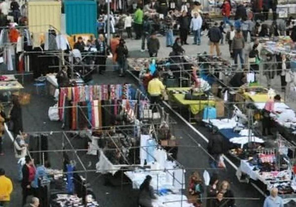 Imagen del mercadillo de Cartes.