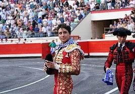 Roca Rey en su último toro de la tarde con seis toros de la ganadería Victoriano Del Río.