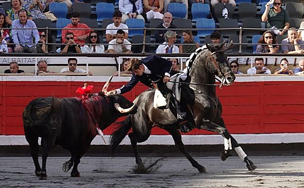 Guillermo Hermoso de Mendoza acusó un exceso de teatralidad en sus dos toros.