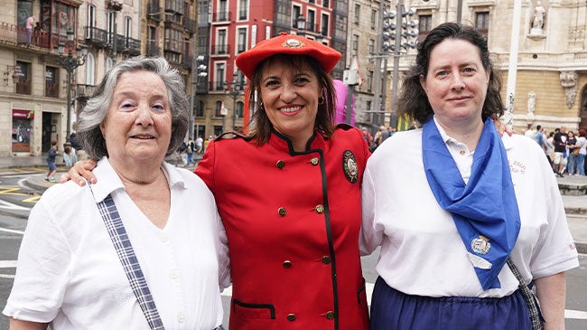 Imagen después - La reina de las fiestas con permiso de Marijaia