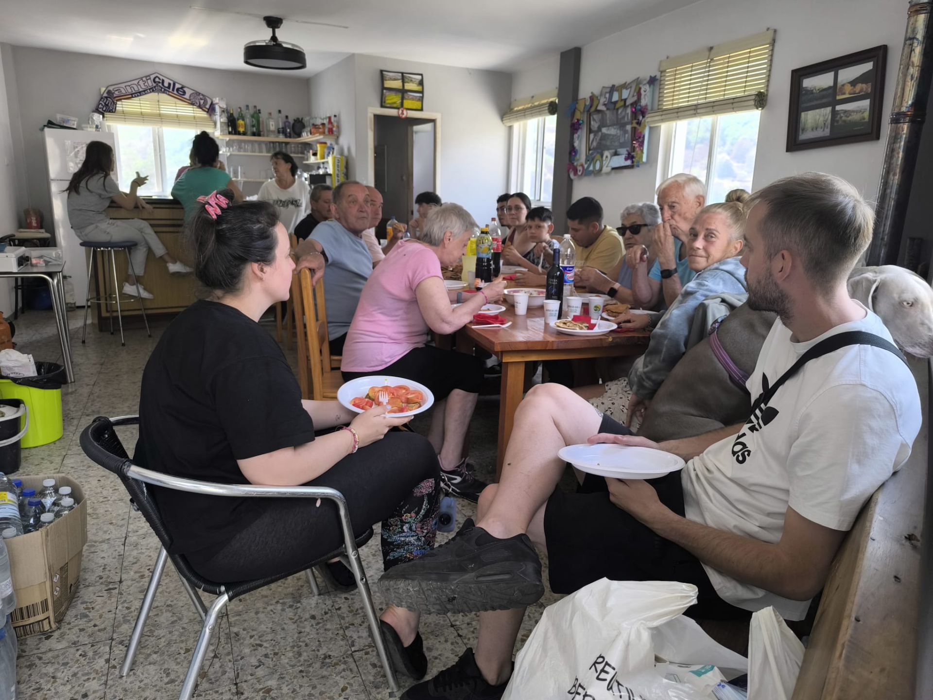 Las imágenes de la &#039;aldea vasca&#039; arrasada por el fuego en Ourense