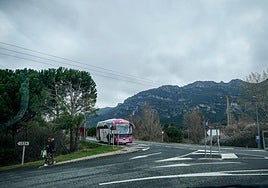 Entorno de Leza donde se actuará para evitar riesgos por el tráfico a las personas que acuden al hospital.