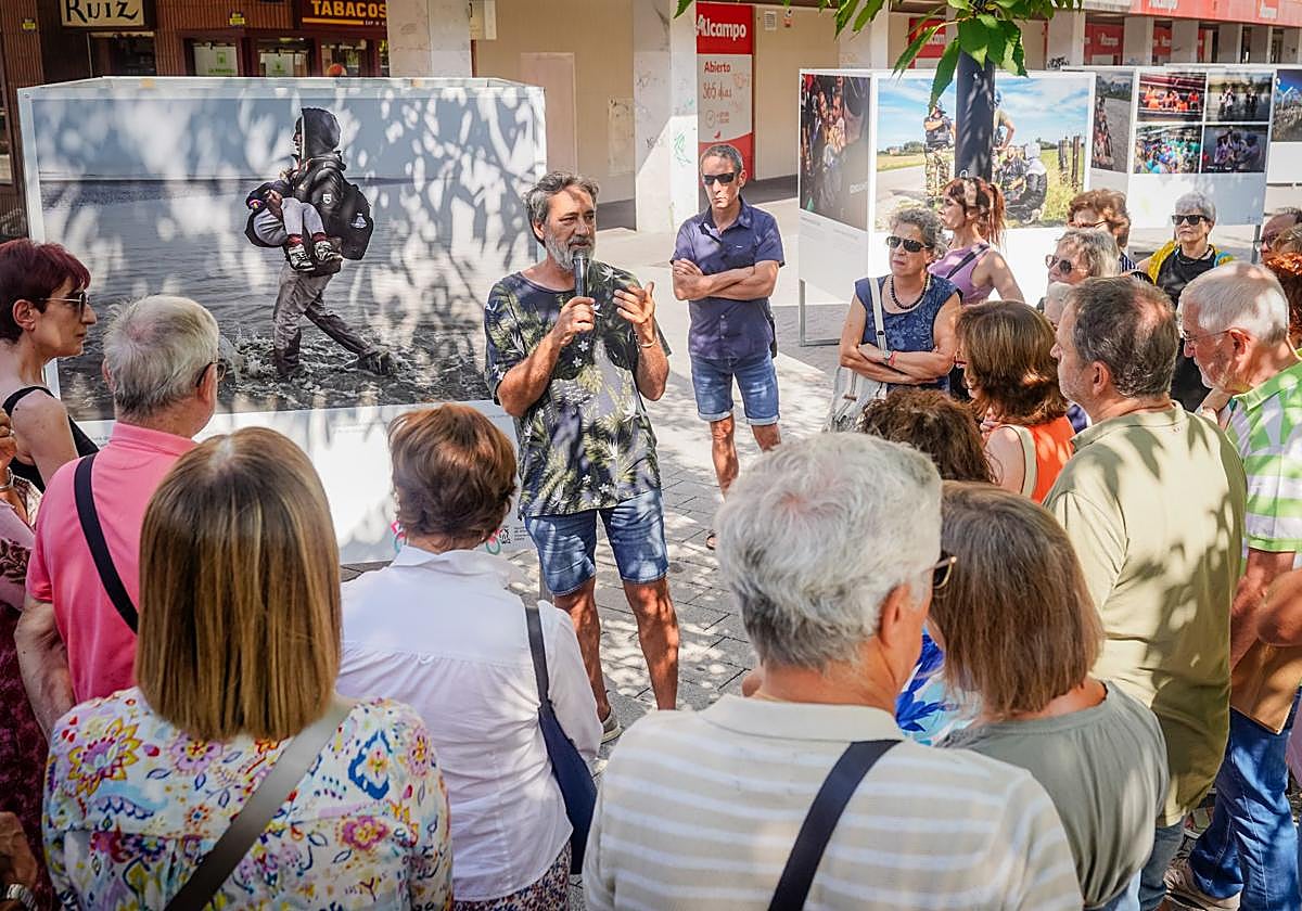 El fotógrafo Sergi Cámara ha explicado su trabajo a decenas de oyentes.