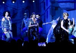 Las tres amigas en la coda final.