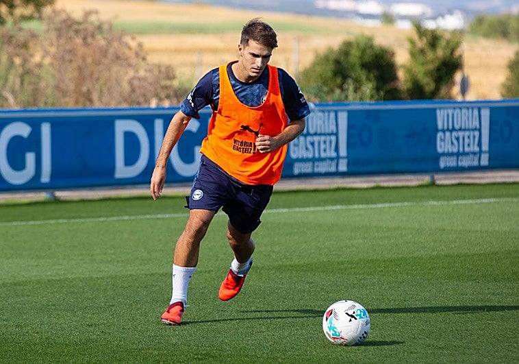 Denis Suárez ya entrena con el Alavés.