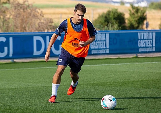Denis Suárez ya entrena con el Alavés.