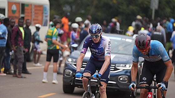 Chris Froome se rompe cinco costillas y una vértebra mientras entrenaba en Francia