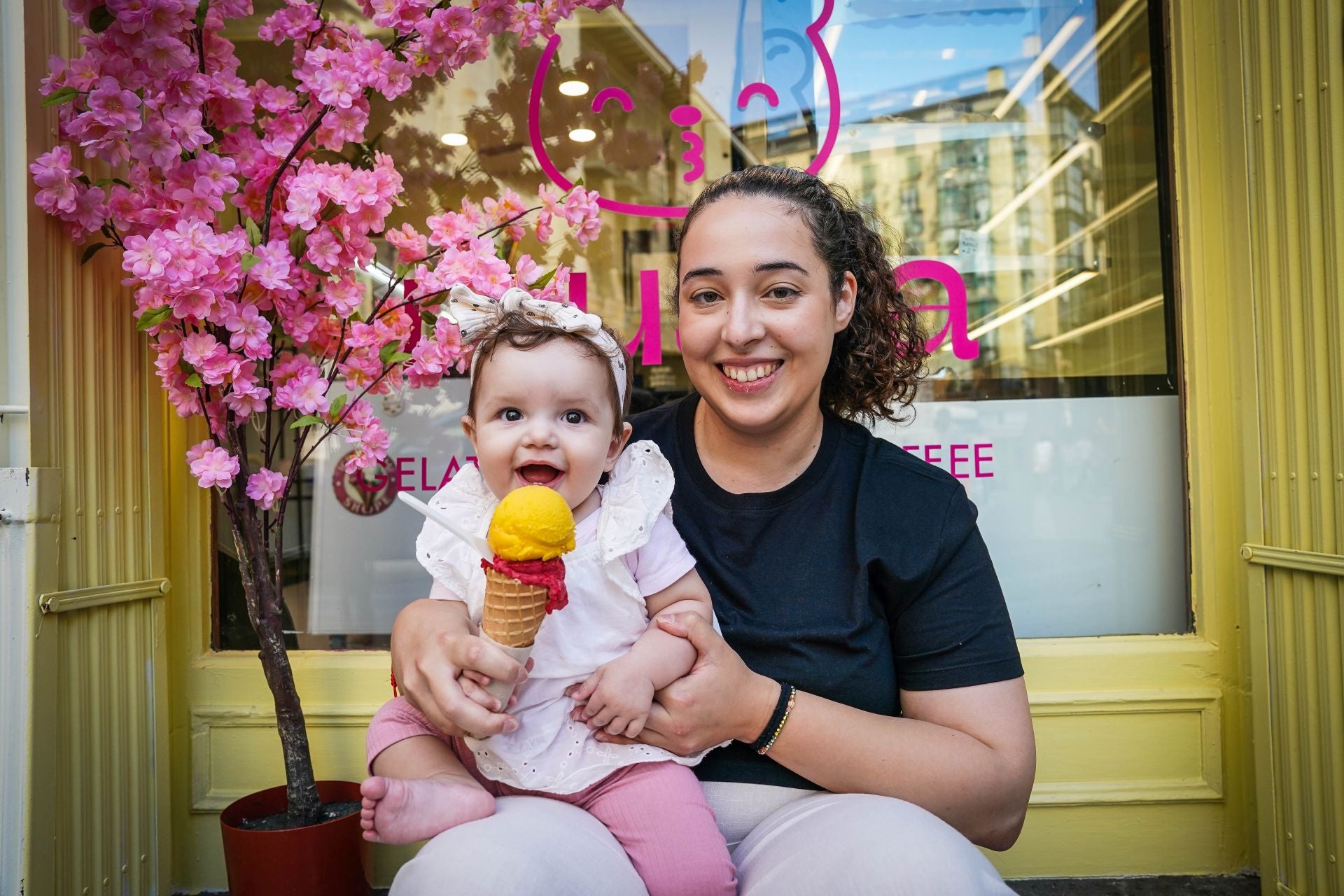 Yahaira y Sebastián, la pareja vasco-argentina que fusiona repostería y helados en su nuevo local de Bilbao