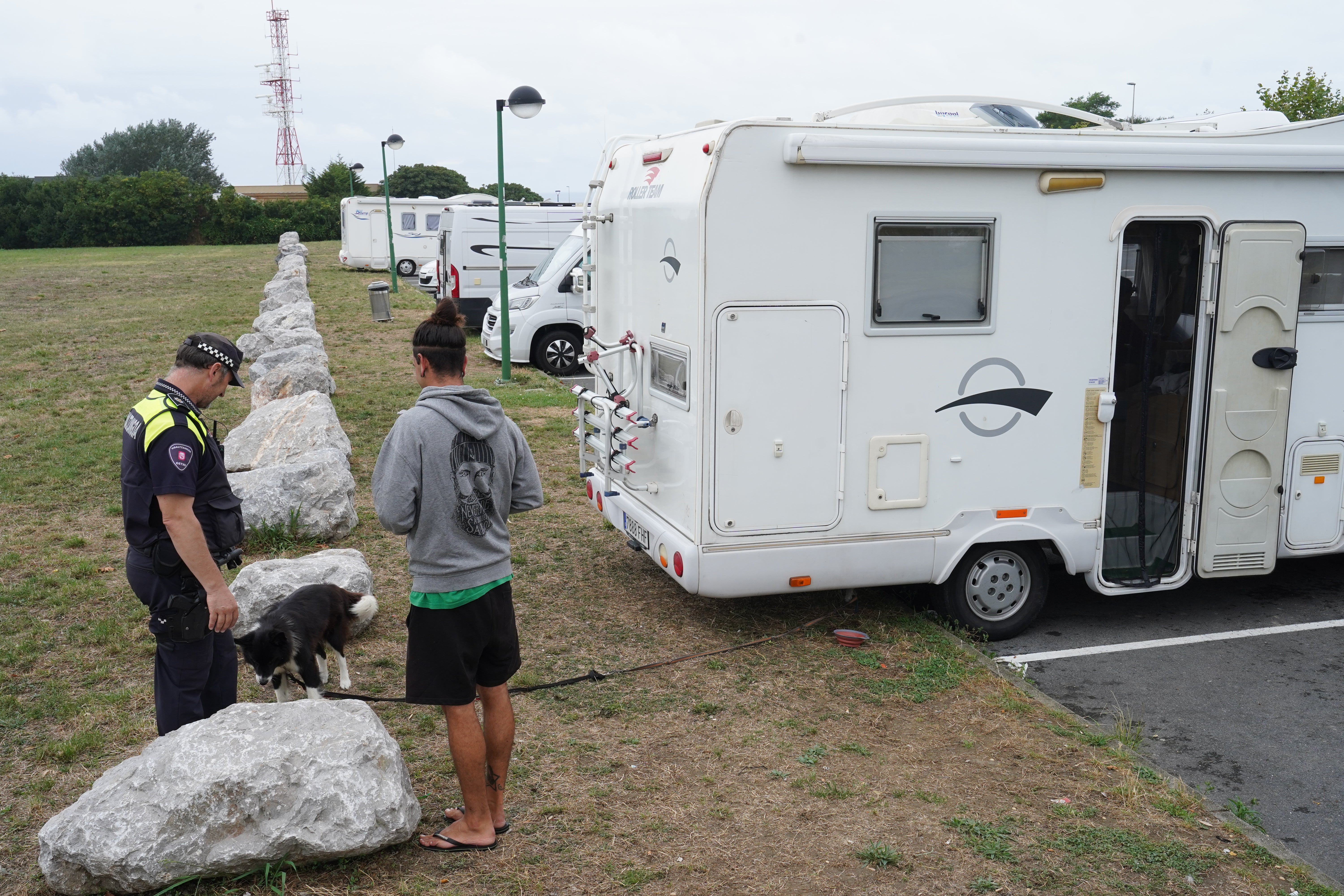 Las multas por aparcar en una zona que no respete la Ley de Costas van desde los 50 a los 150 euros