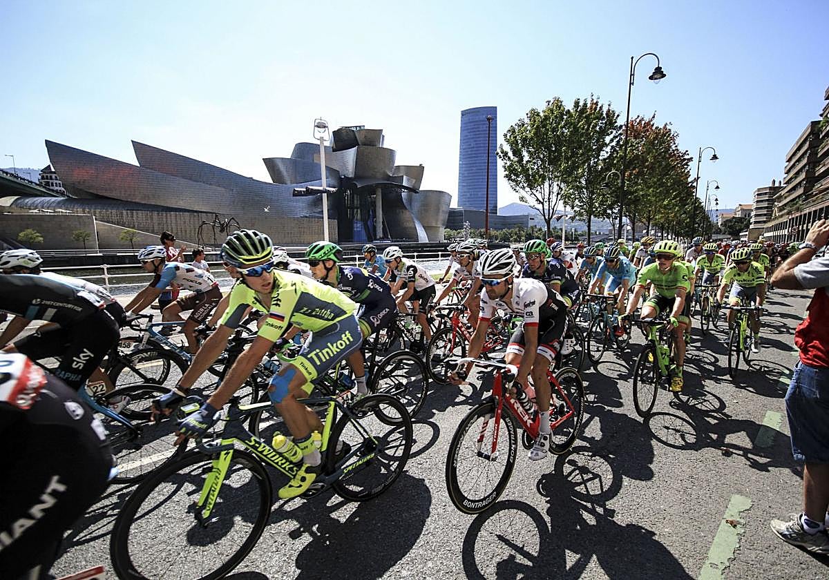 Los cortes de tráfico en Bizkaia con motivo de la etapa de La Vuelta en Bilbao del próximo miércoles