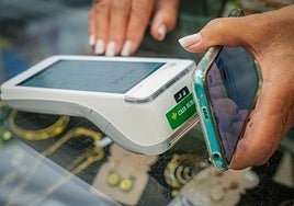 Cada vez se paga más con el móvil.