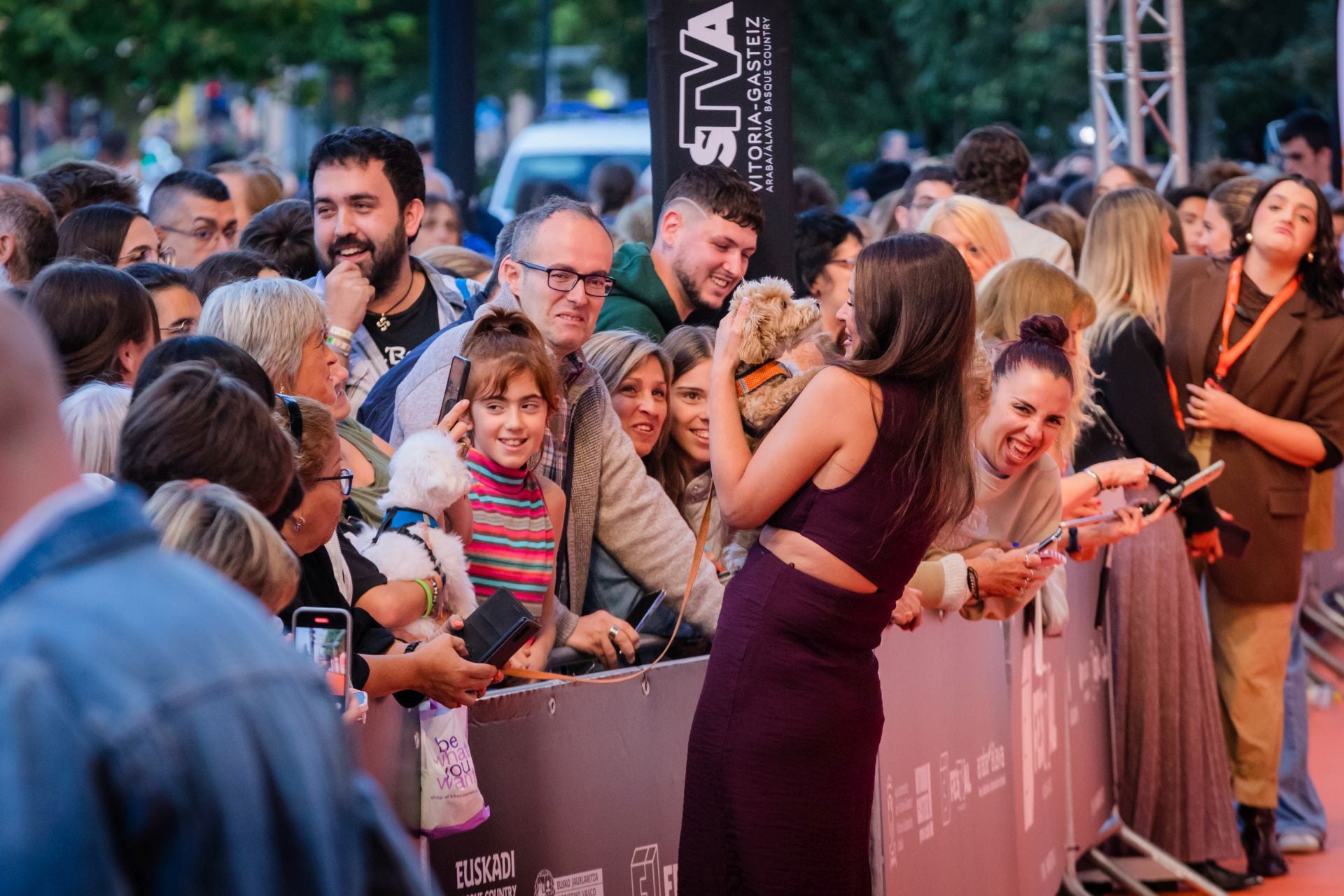 Las imágenes de la alfombra naranja de Supervivientes