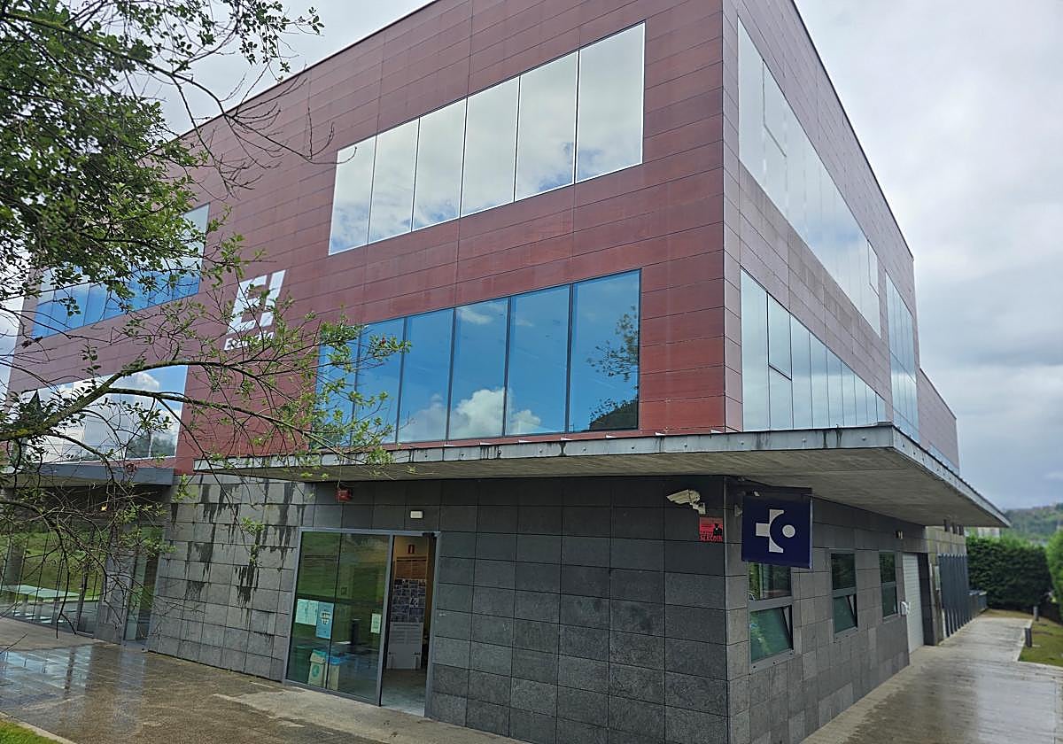 Edificio en el que se ubica el centro sanitario de Erandio Goikoa.