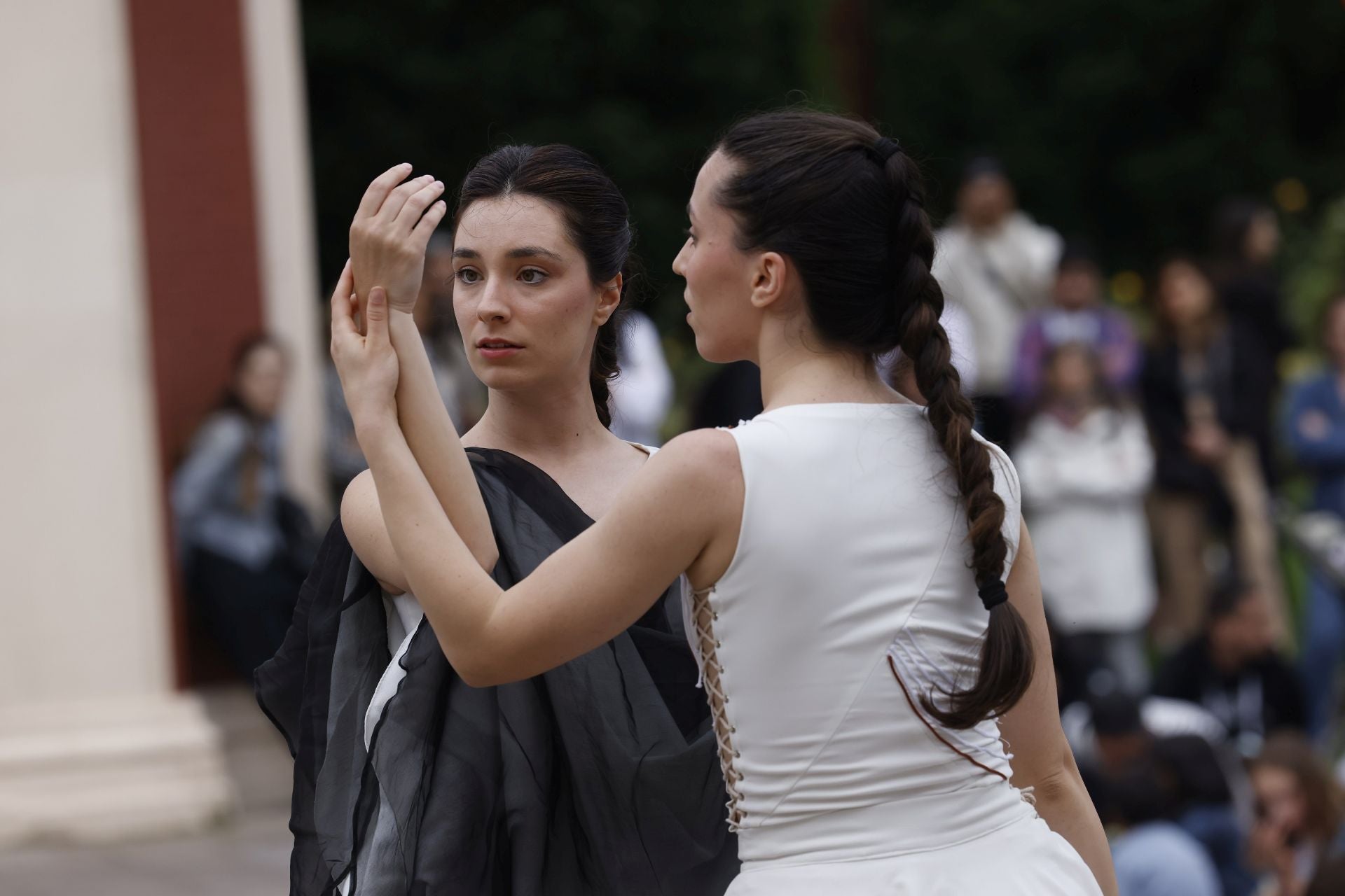 DAB dantza konpainiaren 'NOEUD' lana.