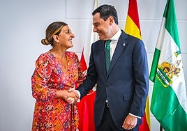 La presidenta de Cantabria ha compartido acto hoy martes con su homólogo andaluz en Santander.