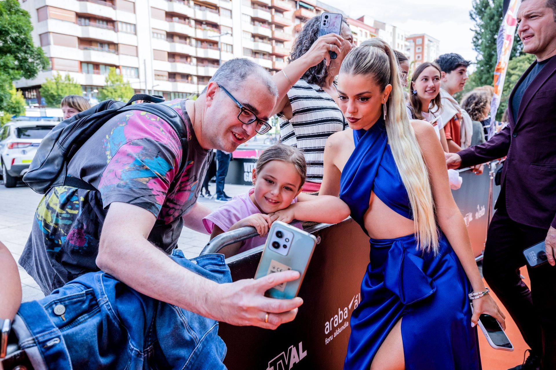 Los protagonistas de &#039;Bailando con las estrellas&#039; en la alfombra naranja