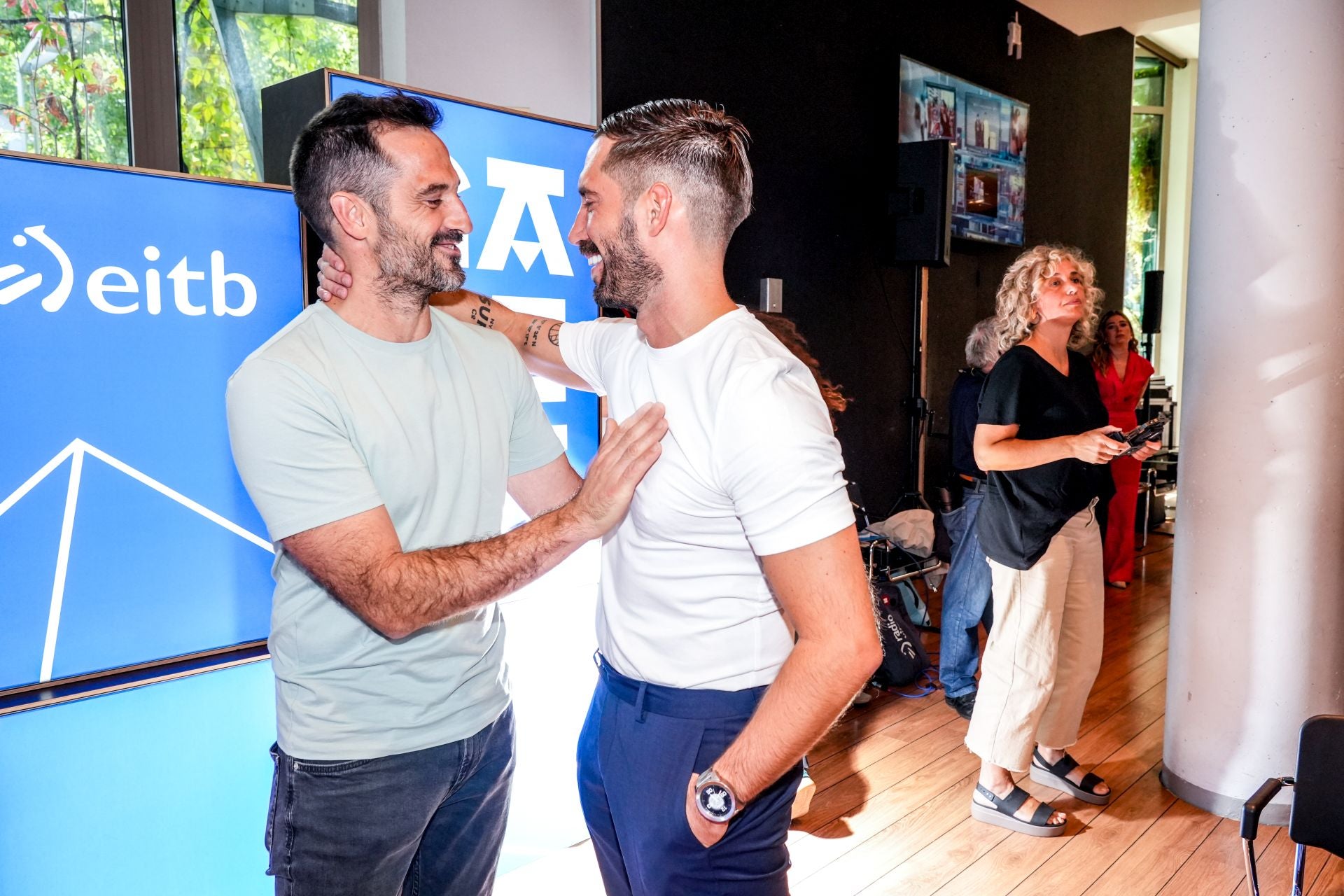 Los protagonistas de la nueva temporada de ETB visitan el FesTVal de Vitoria