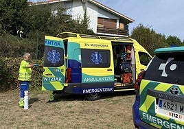 Apuñalan a un joven en otra pelea en la casa okupada de Getxo