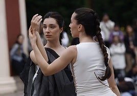 DAB dantza konpainiaren 'NOEUD' lana.