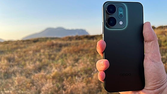 Probamos el Oppo Reno14: un móvil con triple flash para enamorar a los adictos a las redes sociales