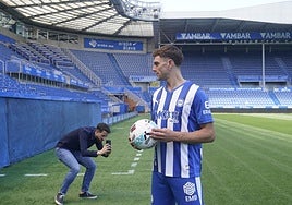Lucas Boyé, durante su presentación en Mendizorroza.