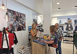 El listado de todos los comercios adheridos a la campaña puede consultarse en la página web de Gu Dendari.