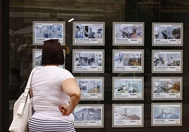 Un asesor inmobiliario a los que dejan un piso de alquiler: «Debes reclamar esto si el casero devuelve  tarde la fianza»