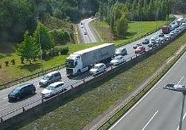 El Txorierri recobra la normalidad tras cuatro horas de retenciones