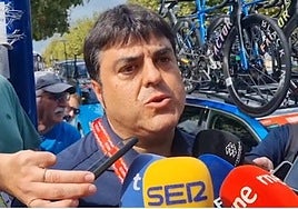 El director español que cuida de los ciclistas de Israel: «Hemos pasado miedo»