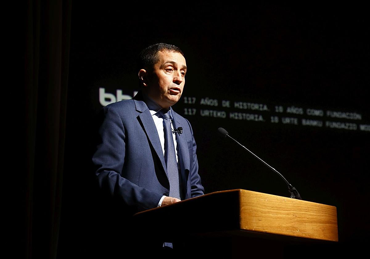 Xabier Sagredo, presidente de la Fundación BBK, en la presentación de los actos por el décimo aniversario de la entidad.