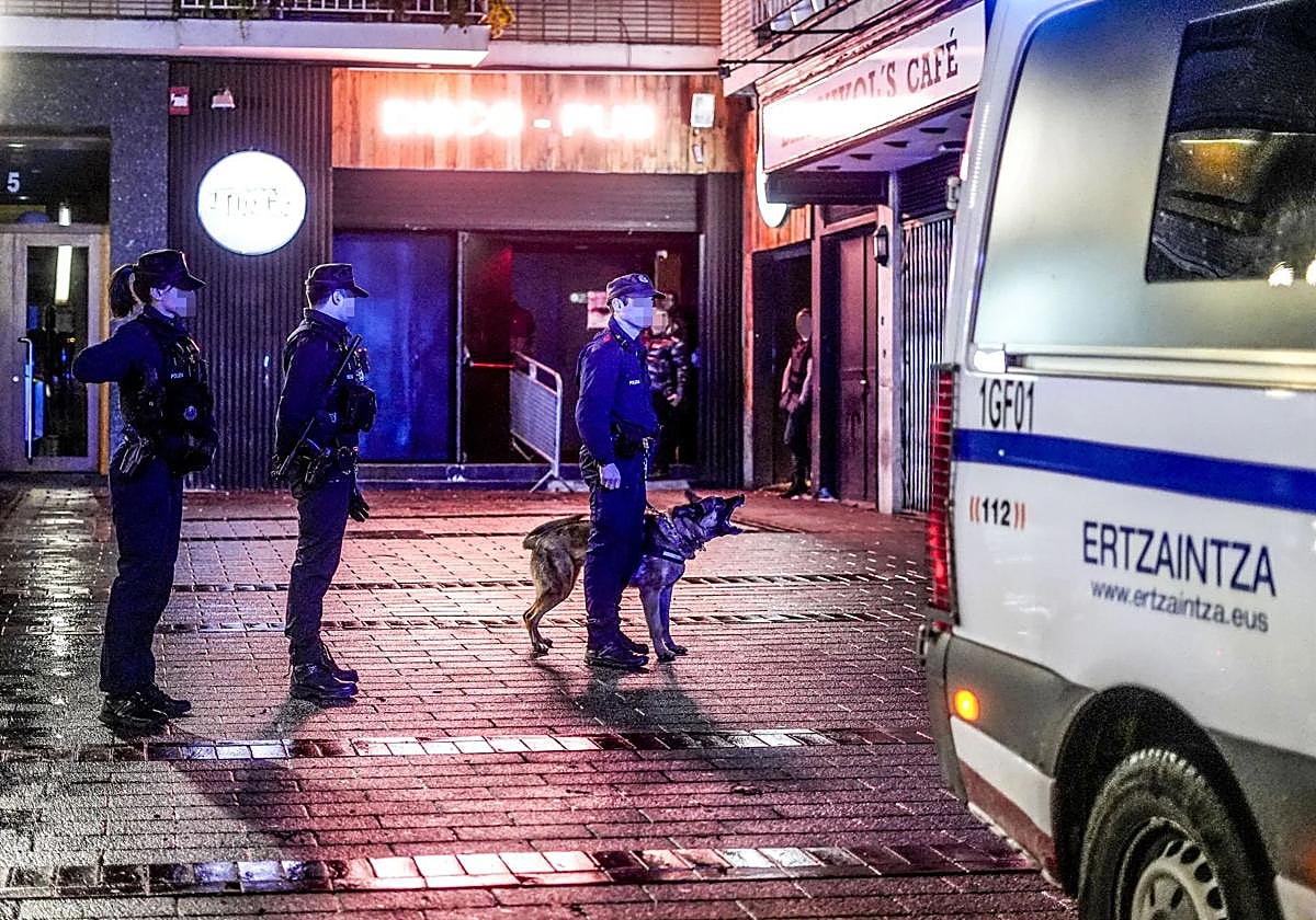 Operativo nocturno de la Ertzaintza en Vitoria ajeno a la información.
