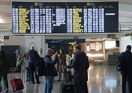 El cabreo de un influencer por el precio de una botella de agua en el aeropuerto de Bilbao: «La más cara de España, a precio de cubata»