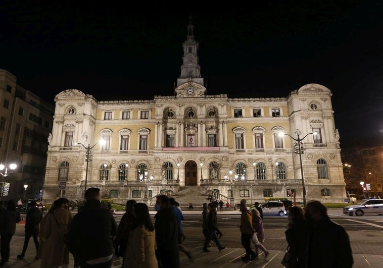 El Ararteko avisa al Consistorio de que su falta de transparencia provoca desconfianza en Bilbao