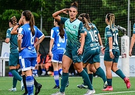 Paula León celebra el cuarto gol albiazul.