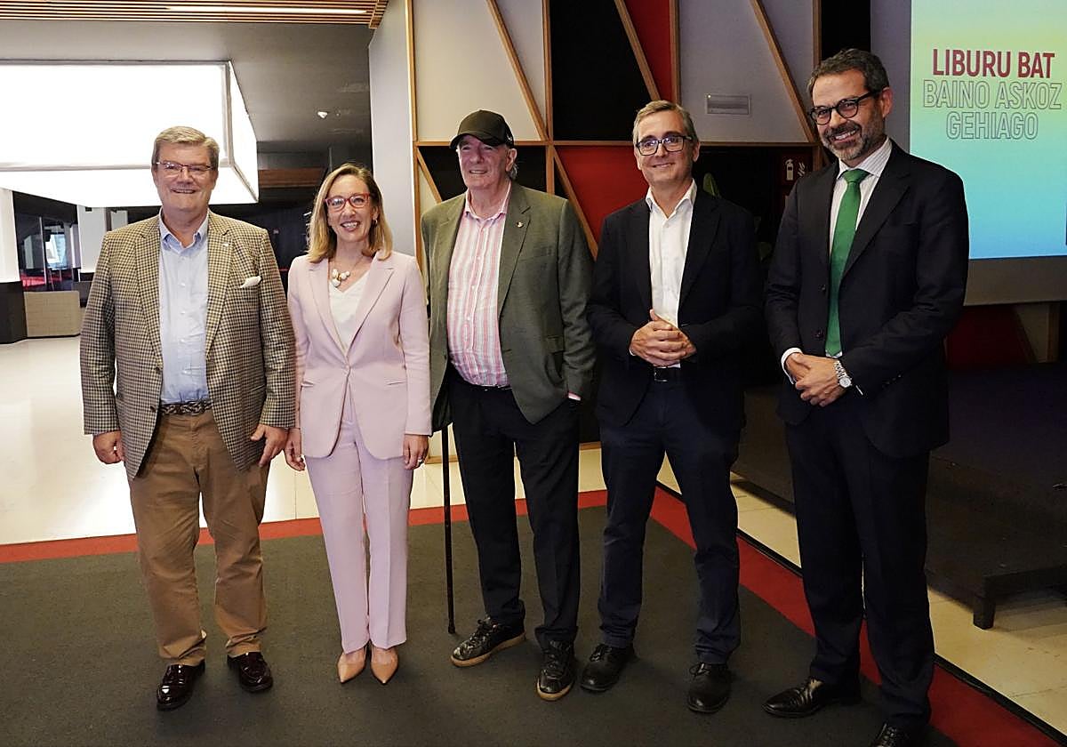 Juan Mari Aburto, Itxaso Erroteta, José Ángel Iribar, Jon Ruigómez y Carlos García Buendía.