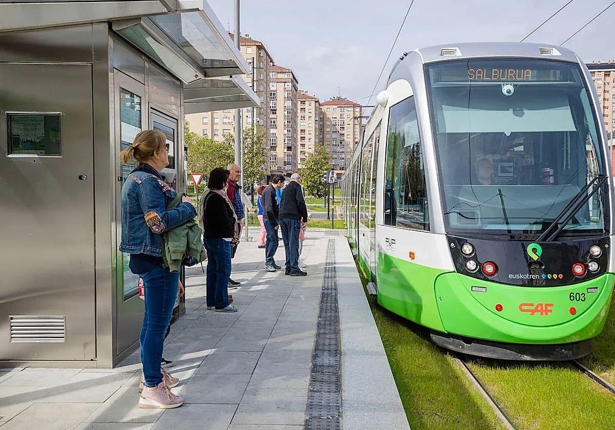 Los urbanos, el BEI y el tranvía son gratis este lunes en Vitoria por el Día sin Coche