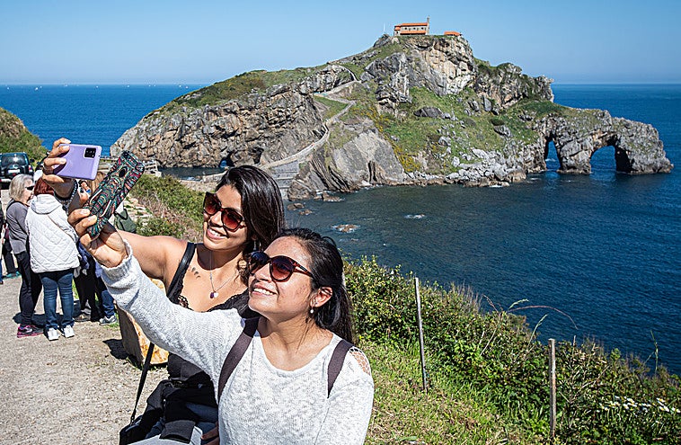 San Juan de Gaztelugatxe es uno de los enclaves naturales más visitados de Bizkaia.