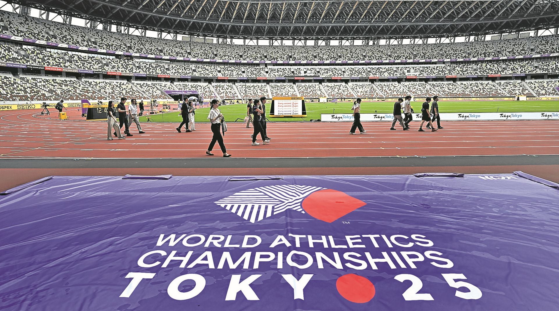 El Olímpico de Tokio, preparado para el Mundial de atletismo.