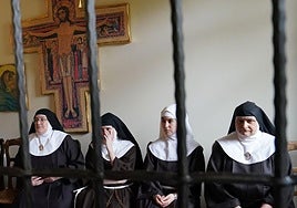 Las monjas cismáticas, retratadas en el convento de Belorado el día que se celebró al vista del procedimiento de desahucio.
