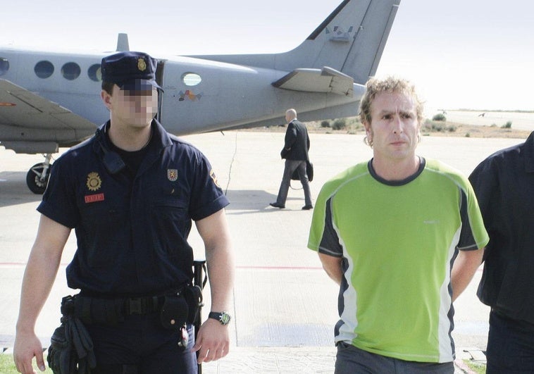 Covite denuncia un tercer grado «fraudulento» a un etarra que mató a dos ertzainas con una escopeta de caza