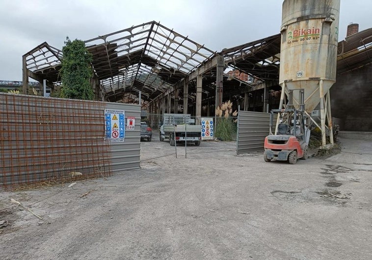 Se retoman los derribos en Barakaldo de pabellones y fábricas abandonadas para impulsar la regenaración de El Calero
