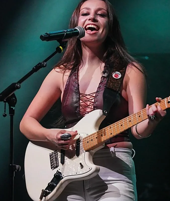 Imagen secundaria 2 - Gatibu en concierto, público de ETS en el BEC y Maren en Bilbao.